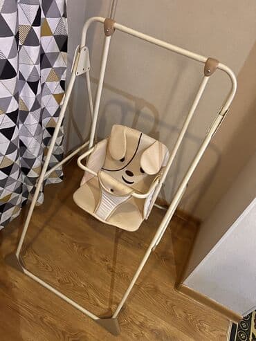 Детские напольные качелив отличном состоянии Легко складываются, в