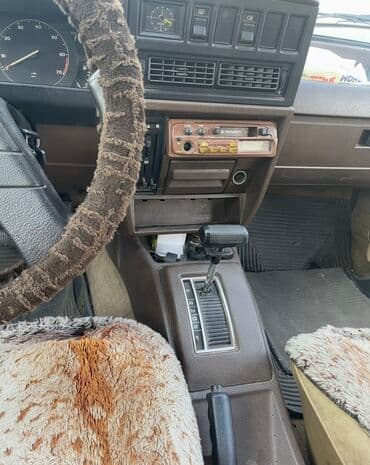 сколько стоит спортивный мотоцикл: Opel Rekord: 1983 г., 2 л, Автомат, Бензиновая, Седан — 8