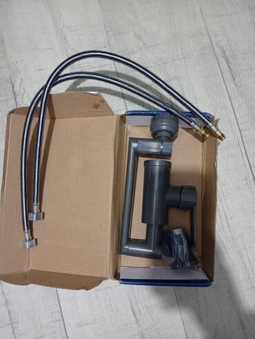 Смеситель для умывальника с поворотным изливом и аэратором - at lalafo.kg Смеситель для умывальника с поворотным изливом и аэратором -