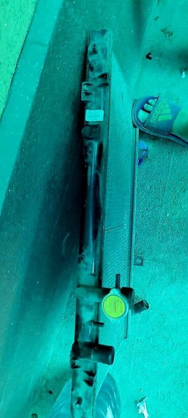 Продаю Радиатор в Хорошем и рабочем состоянии от Мазды 6 Универсала