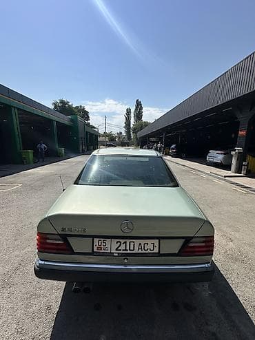 капот на w124: Mercedes-Benz W124: 1990 г., 2.3 л, Механика, Бензин, Седан — 4