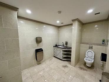 Кыймылсыз мүлк: Кеңселерди ижаралоо, 247 м², Бизнес борборунда, Тоолор көрүнүп турат, Өзүнчө ашканасы менен, Өзүнчө санитардык түйүнү менен — 7
