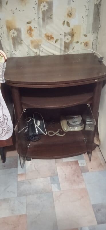 металлический шкаф для документов бу: Продаю тумбочку по телевизор. В отличном состоянии — 3