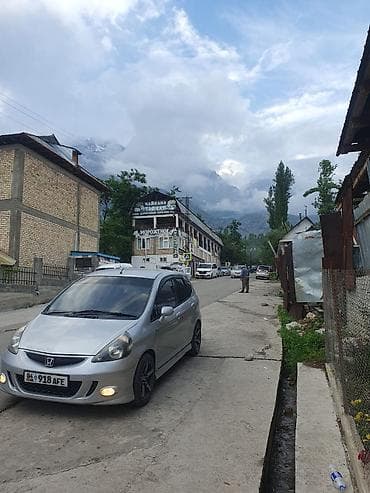 Транспорт: Honda Fit: 2004 г., 1.5 л, Автомат, Бензин, Хэтчбэк — 6