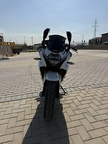 lada 9: •Suzuki GSX-R 250 •Состояние Ляля •2024 года •пробег 9.000 •ABS •Лед — 2