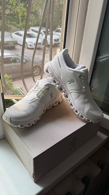 обувь изи: Кроссовки On Running Cloud – белые, легкие и дышащие. - Оригинальный — 1