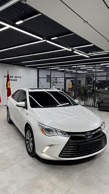 Toyota Camry: 2017 г., 2.5 л, Автомат, Гибрид, Седан — 2