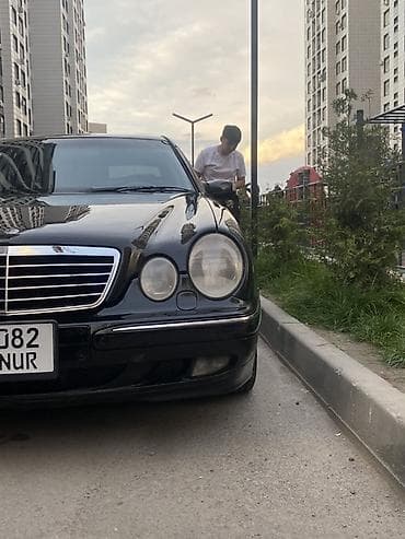 Mercedes-Benz E-Class: 2001 г., Седан