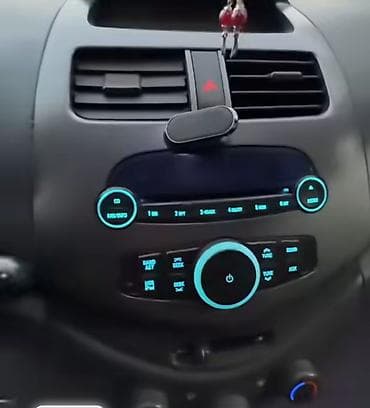 Транспорт: Chevrolet Spark: 2012 г., Автомат, Хэтчбэк — 4