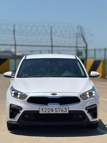 kia ev3: Kia Cerato: 2021 г., Седан — 4