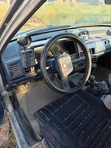 Унаа сатуу: Mazda 626: 1985 г., 1.6 л, Бензин, Хетчбек — 4