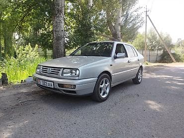 Транспорт: Volkswagen Vento: 1996 г., 1.8 л, Автомат, Бензин, Седан — 4