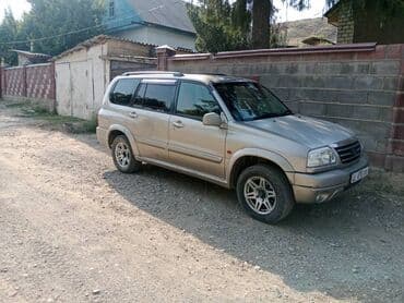 Продажа авто: Внедорожник 5‑дверный, золотистый/бежевый цвет кузова. Просторный — 1