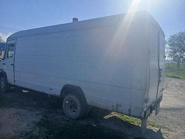 закусочная на колесах: Грузовик, Mercedes-Benz — 4