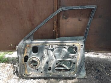 продать старые вещи в бишкеке: Дверь Комплект Nissan, Б/у, Оригинал — 3