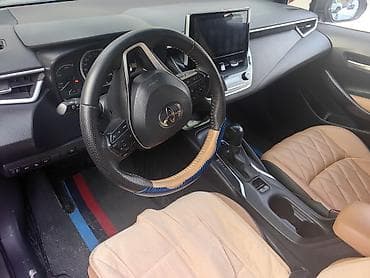 corolla: Toyota Corolla: 2020 г., 1.8 л, Автомат, Гибрид, Седан — 2