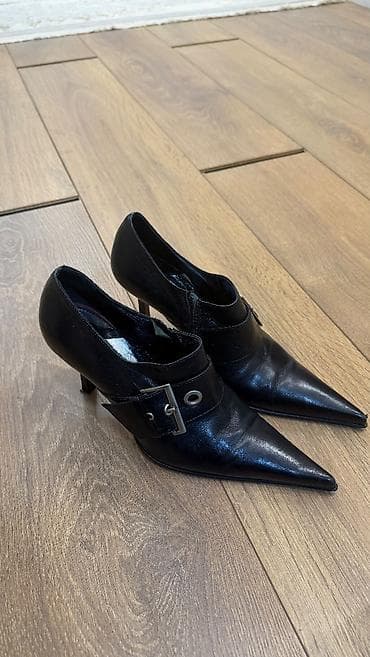 brunello cucinelli обувь: Подборка женской обуви: 1) Черные кожаные ботильоны-лодочки Giovanni — 5