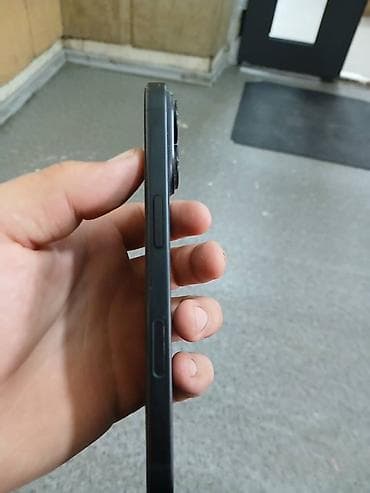 ipad pri: IPhone 16 Память 128 АКБ 100 Состояние идеальное Коробка имеется — 3