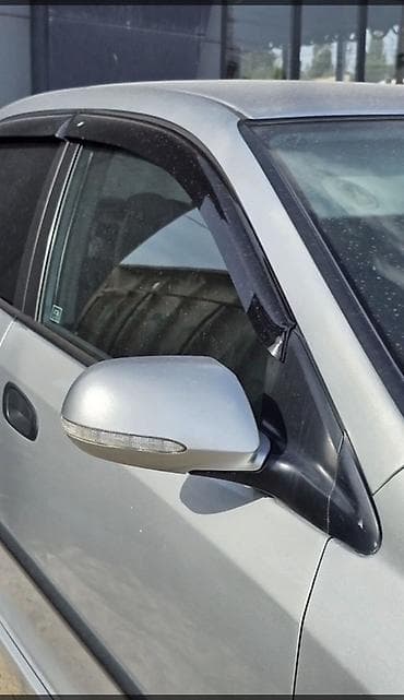 Унаа сатуу: Honda Civic: 2004 г., 1.4 л, Кол менен иштөөчү, Бензин, Хетчбек — 5