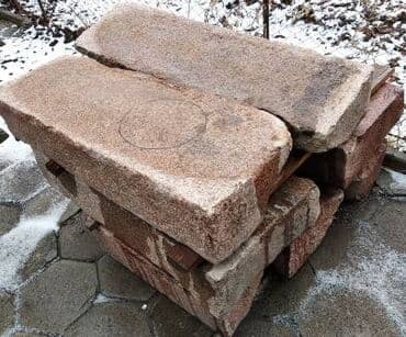 Продаю блоки красного Кордайского гранита 17 шт. вес каждого порядка