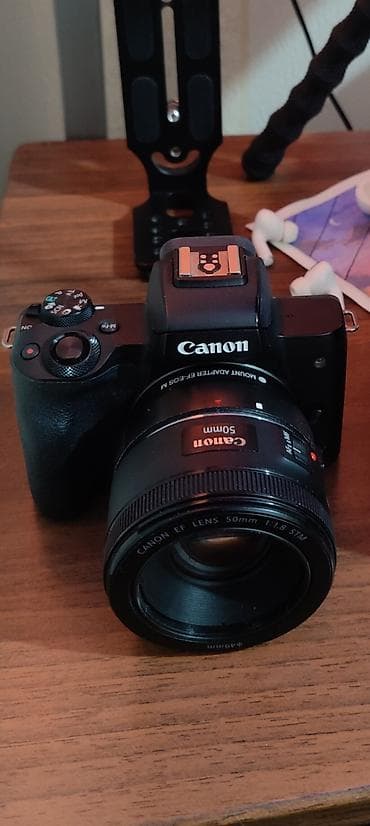Canon M50, EF-50mm + kit15-45. В хорошем состоянии. Продаю дешего