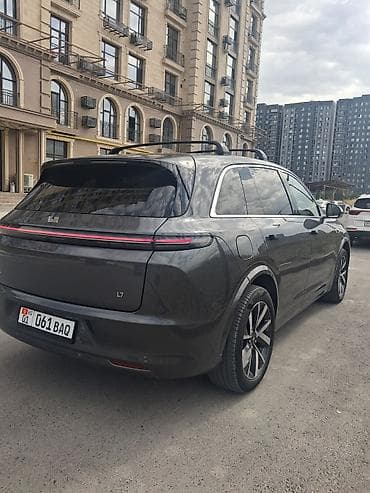 launch pro: Lixiang L7: 2023 г., 1.5 л, Гибрид, Кроссовер — 4