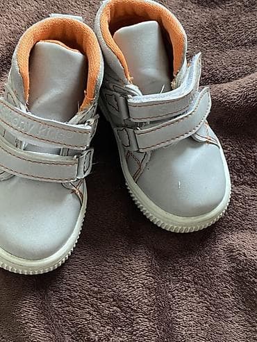 это вещи: Детская обувь, комплект из двух пар. 1) Светло-серые — 1