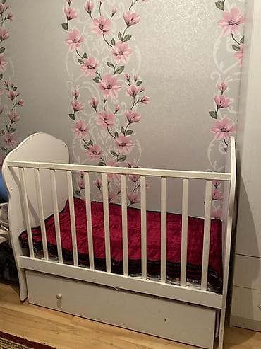 bunk bed: Манеж-кровать, Б/у, С комодом — 2