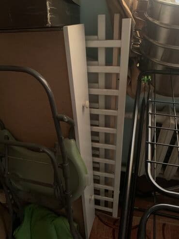 детскую мебель: Детская односпальная кровать, Б/у, Для девочки, Для мальчика, С матрасом, Дерево, Самовывоз — 1