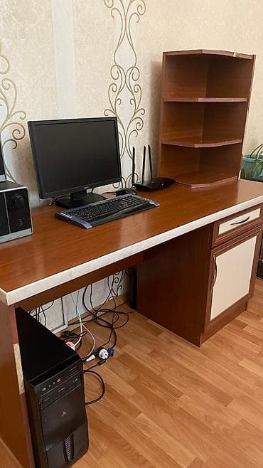 компьютерный стол ош: Продам б/у компьютерный стол.
2000ссамовызов с Асанбая — 2
