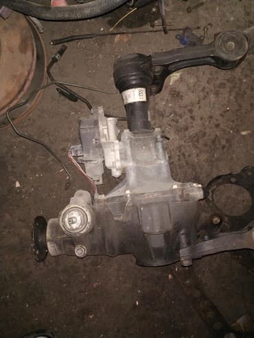На Тойота секвойя.передний редуктор. привозной