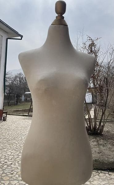 маникен женские: Портновский манекен женской фигуры на напольной подставке. - Размер — 4