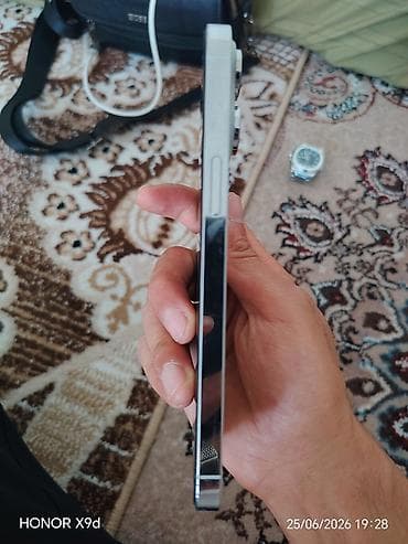 apple iphone a: IPhone 14 Pro Max, Серебристый — 3