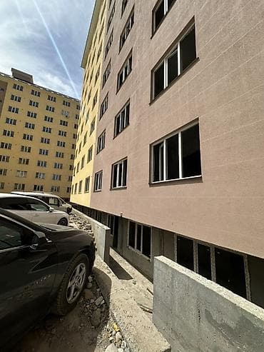 продам гараж: Продаю коммерческое помещение Цокольный этаж Площадь 54 м2 Три — 8