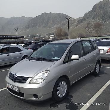 Toyota Corolla Verso: 2002 г., Минивэн
