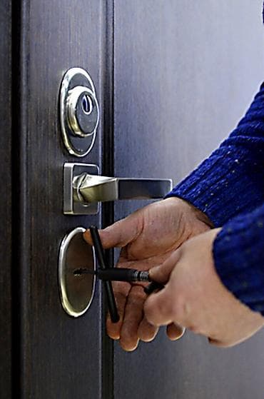 ремонт замка входной двери цена: Вскрытие и ремонт дверных замков - Профессиональное открытие входных — 1