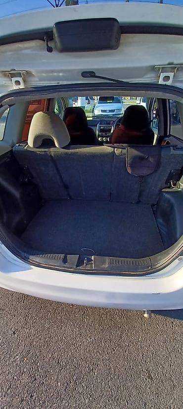 mazda verisa: Honda Fit: 2004 г., 1.5 л, Бензин, Хэтчбэк — 8