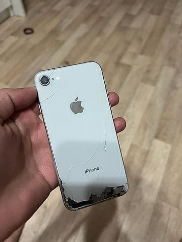 IPhone 8, Б/у, 64 ГБ, Белый, 69 %