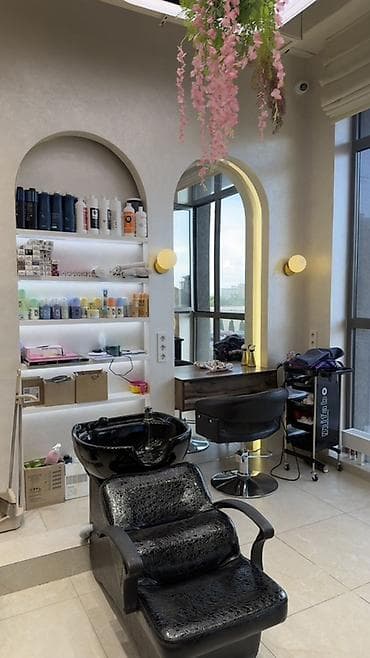 Сдаю места в салоне для визажистов и стилистов по волосам . Аренда at lalafo.kg Сдаю места в салоне для визажистов и стилистов по волосам . Аренда