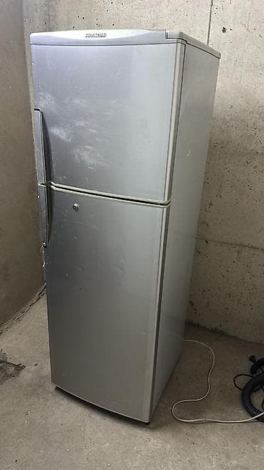 Микроволновки: Холодильник Hitachi, Двухкамерный, No frost — 1