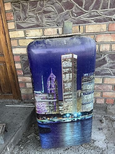 Холодильник советский ЗИЛ . Использовали для копчения птицы рыбы