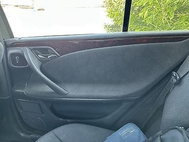 авто в такси: Mercedes-Benz E-Class: 2001 г., 2.7 л, Автомат, Дизель, Универсал — 7