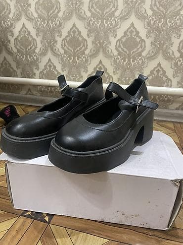 Туфли Mary Jane, 39 размер, но маломерки и подходит под 38! Одевались — 3