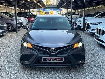Toyota Camry: 2021 г., 2.5 л, Автомат, Бензин, Седан
