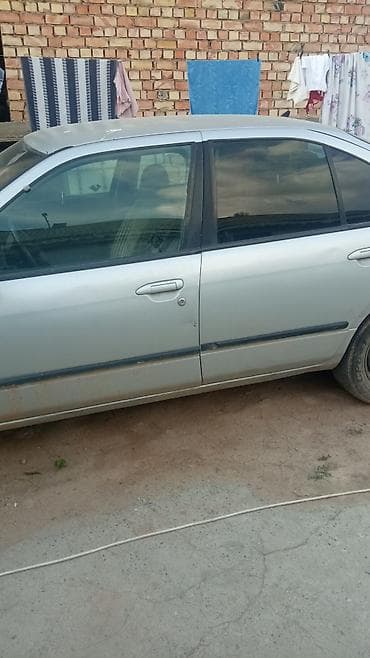 Унаа сатуу: Nissan Primera: 1999 г., Кол менен иштөөчү, Седан — 4