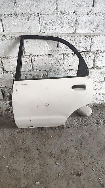 mazda 623: Дверь Комплект Mazda — 3