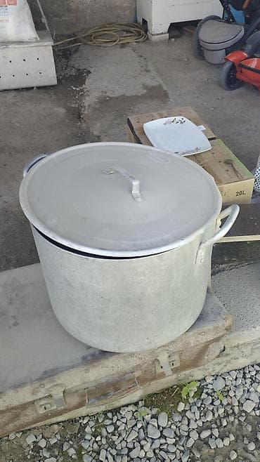 зимные салаты: Алюминиевая кастрюля большого объема с крышкой. 60 литр. - Материал — 1