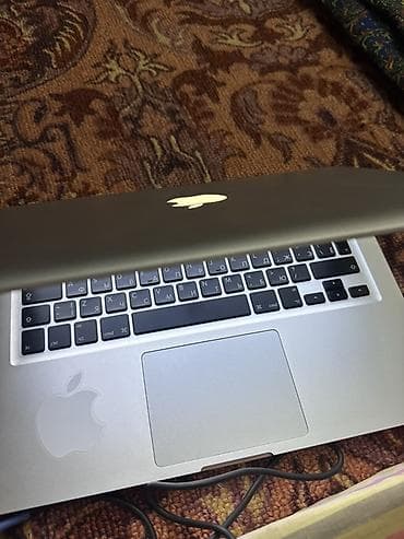 display: Apple MacBook (серия Unibody, 13") — классический алюминиевый ноутбук — 3