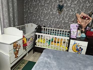 Детская мебельный комплект:две кроватки -манеж с опускаемой передней