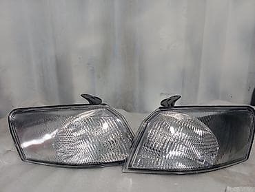 Комплект передних фар Toyota